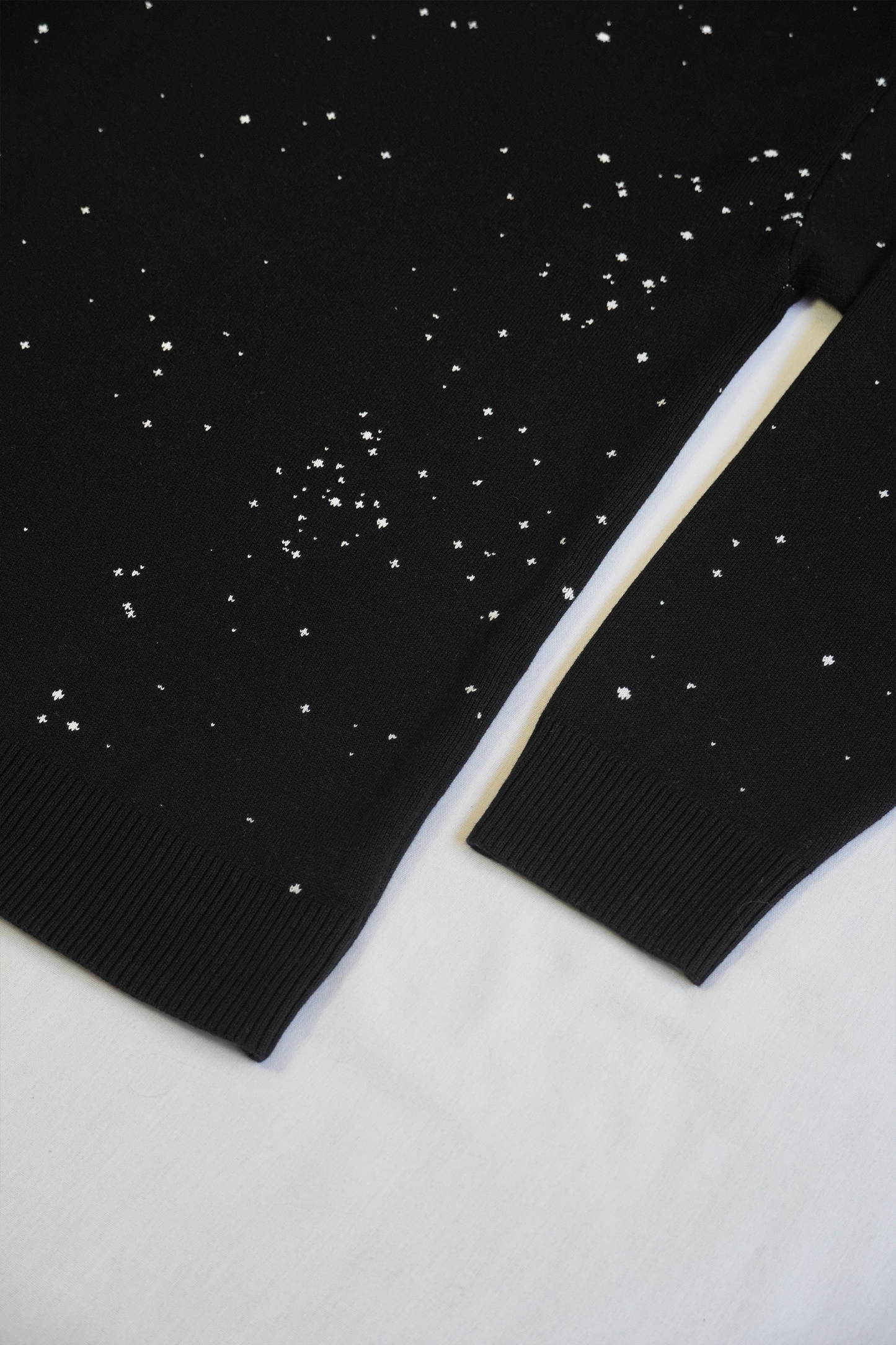 reversible quantum sweater (black)
