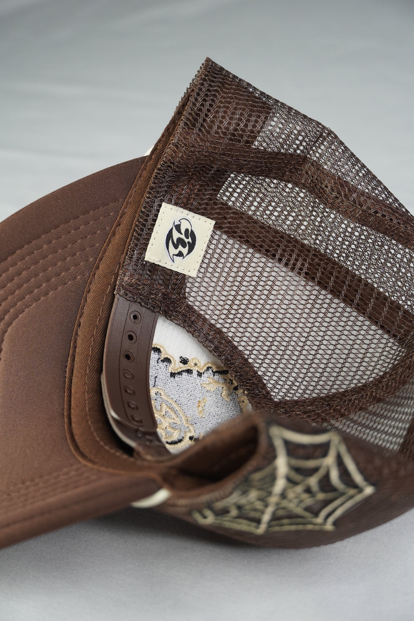SPIDERWEB TRUCKER